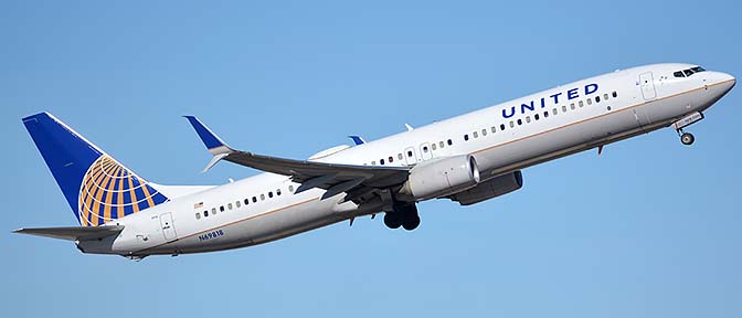 United Boeing 737-924 N69818, Phoenix Sky Harbor, January 12, 2016
